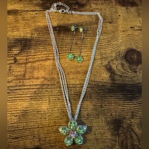 Premier Designs, rhinestone flower necklace with partner earrings